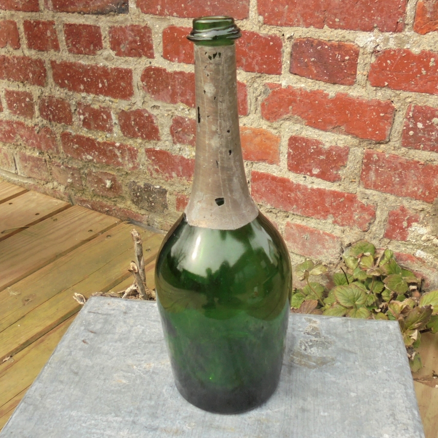 Ancienne bouteille d'alcool (KIRSCH ?) vide — Mille Trésors