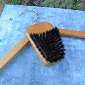 Cintre brosse 70s