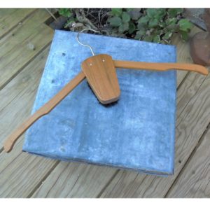 Cintre brosse seventies