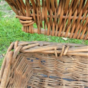 Panier en osier et bois