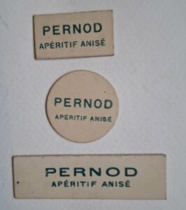 Lot JETONS bois PERNOD avec mention "Apéritif anisé " Photo des 3 formes